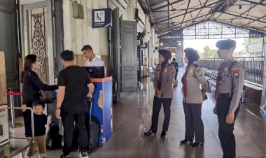 Polwan-Polresta-Sidoarjo-Amankan-Liburan-Nataru-di-Obyek-Vital